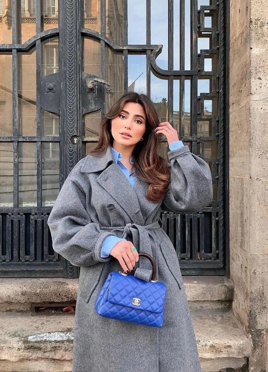 超级显白的色系穿搭快get起来吧,今年流行的亮色系穿搭叫什么