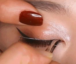 炉火纯青眼妆怎么画才好看,怎么画高级感的妆容眼妆才不晕妆