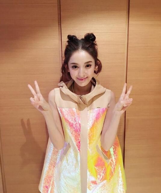 三岁的哪吒小爷有多潮？眼线腮红丸子头