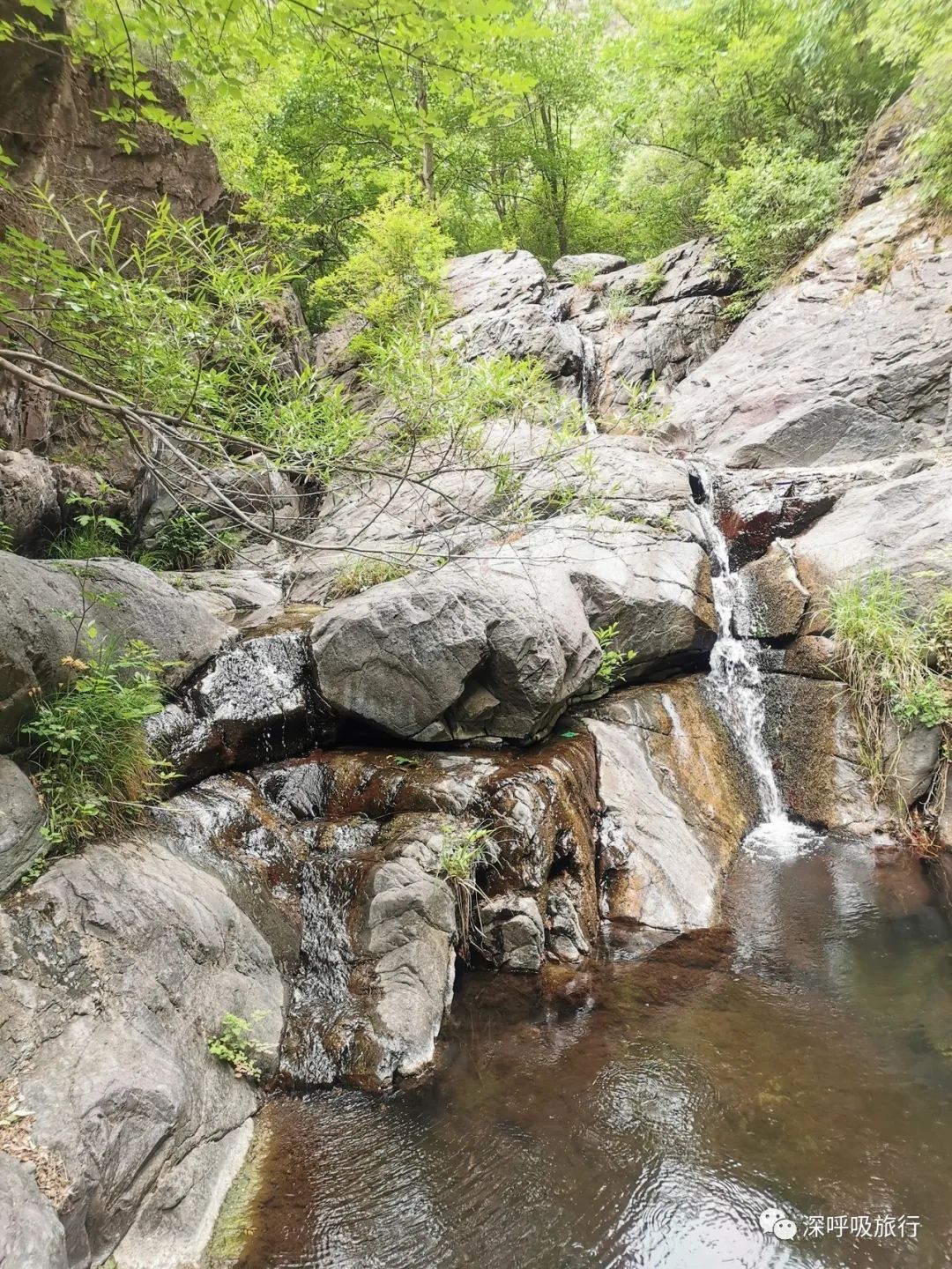 靖西双龙峡网红小火车,京西小九寨二日游