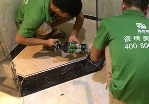 瓷砖美缝是先贴保护膜还是先美缝,地砖美缝后多长时间能压缝和刮缝