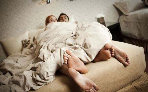 夫妻腰疼,男性下腹隐痛和腰疼要警惕三种病