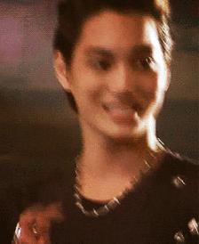 让明星们瑟瑟发抖的网络挖坟*党**，挖出的黑历史就是真相吗？