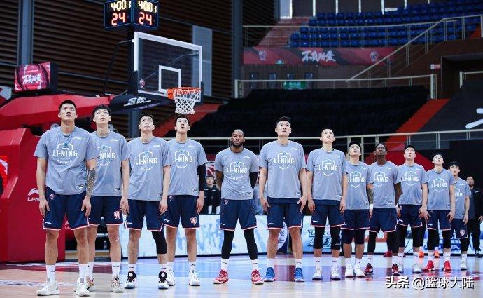 两大超级外援回归！广东宏远12人主力大名单确定，两套豪华首发