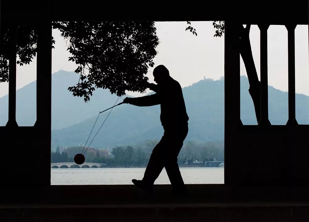 南京历史感沉重的古都,烟水南京
