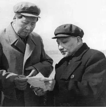 今天他115岁了，*小平邓**人生的40个瞬间