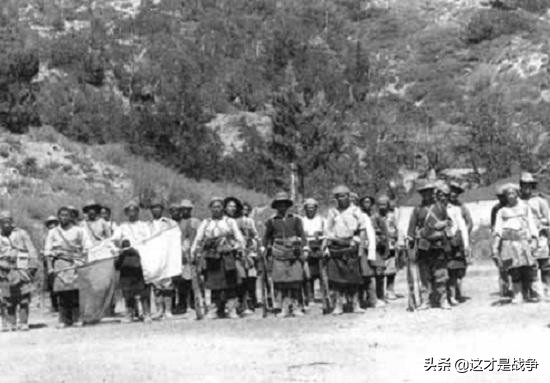 上世纪50年代，*藏西**叛军中有一个解放军叛徒，我军对其恨之入骨