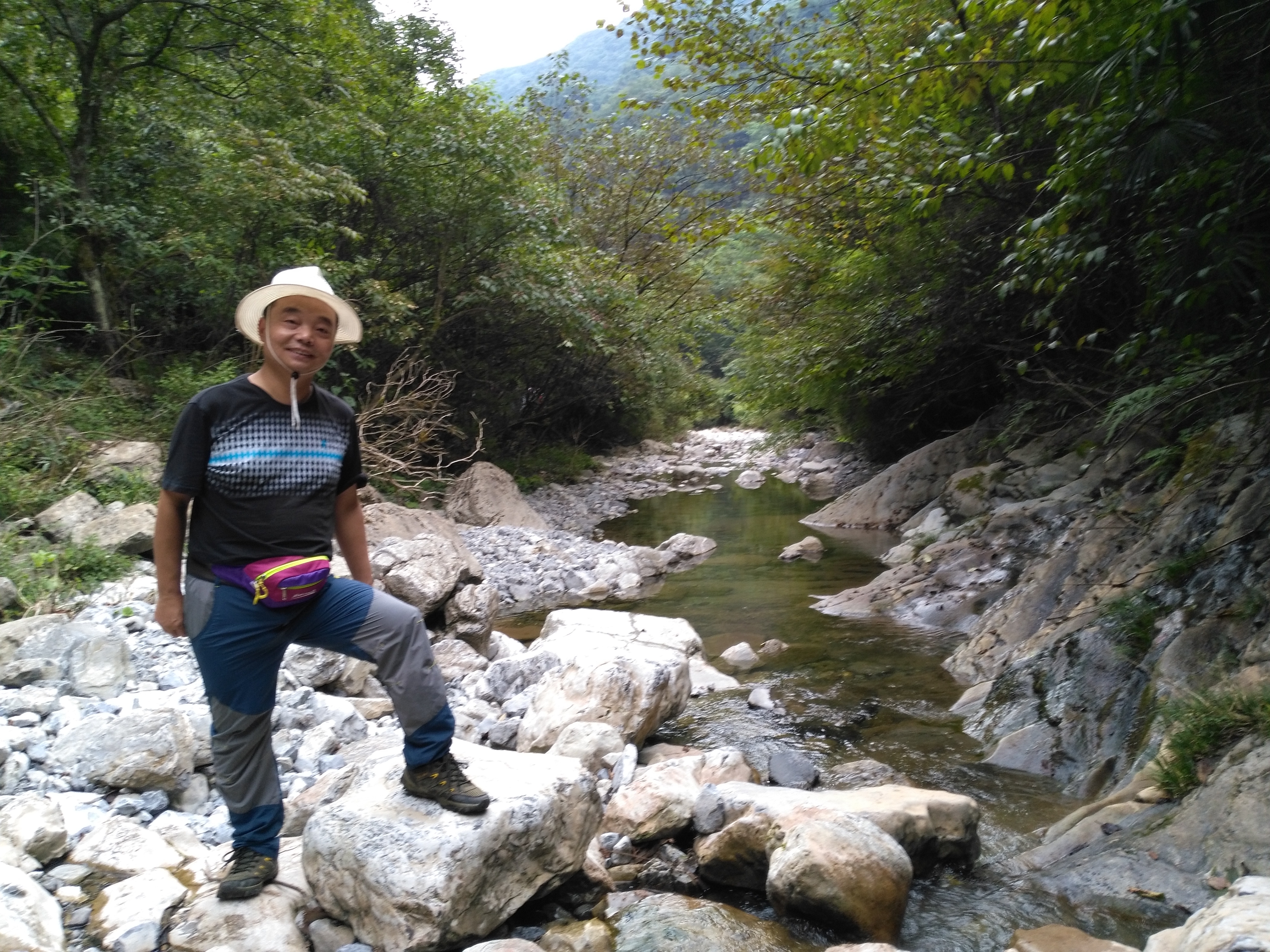 西漂湾瀑布群,建始西漂湾瀑布群