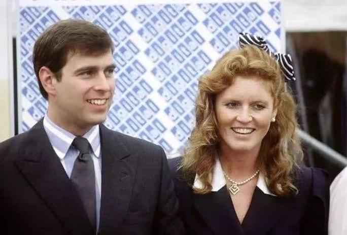 女王厌恶戴安娜,女王嫉妒戴安娜王妃