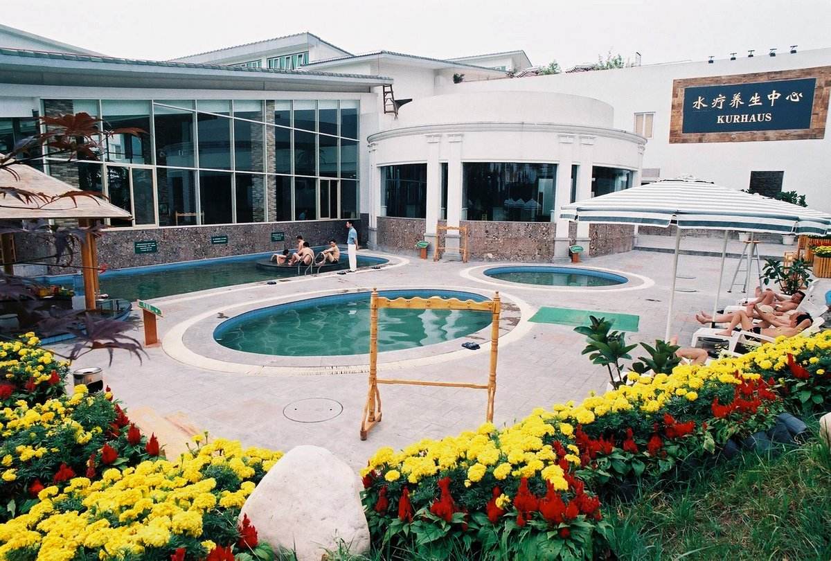 各种药浴温泉,冬天适合泡温泉的药浴