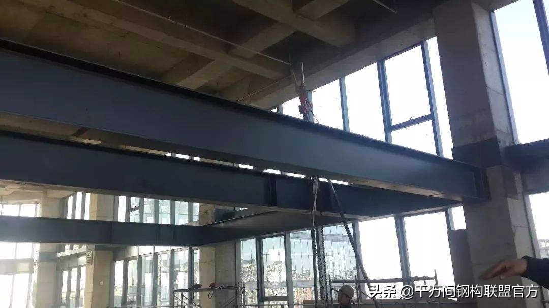 钢结构夹层楼板施工视频教程,夹层钢结构施工规范