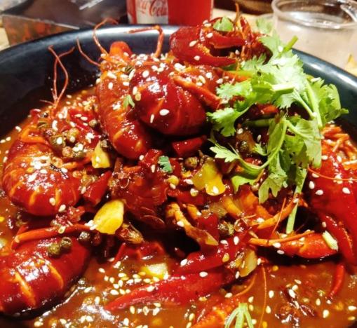郑州一家烧烤店,郑州最牛的龙虾烧烤店