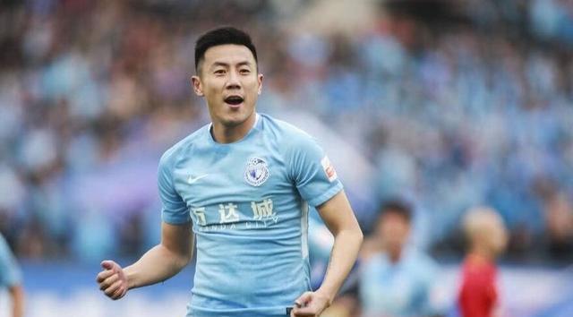 崔康熙谈上半时防线连丢三球,崔康熙执教首日泰山队四外援加练