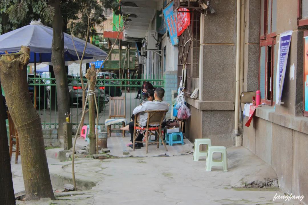 鍐嶈瀹滃鑿滃潩鏈哄満,鍥涘窛瀹滃鍐嶈