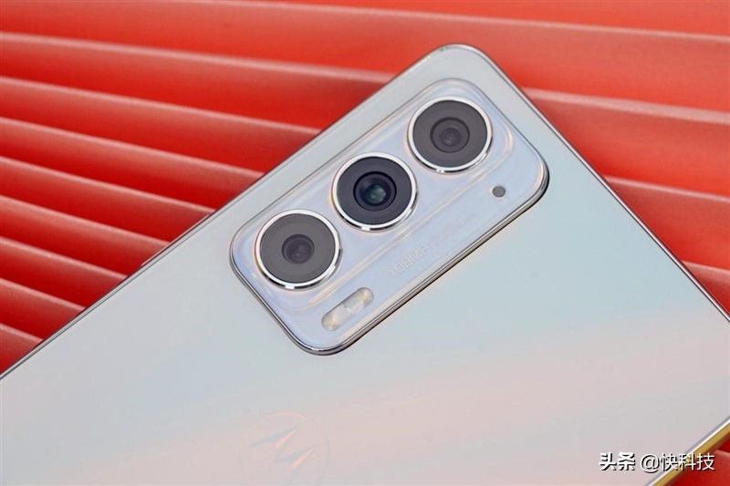 摩托罗拉edge轻奢版和摩托罗拉s30,摩托罗拉edge轻奢版跑分多少