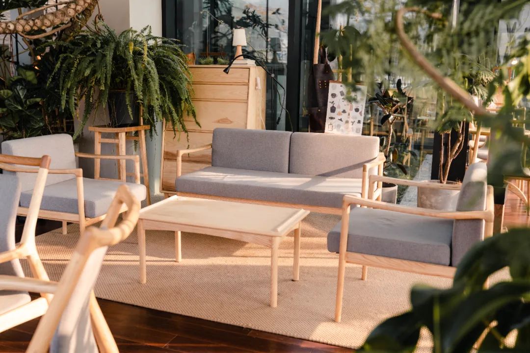 京城首家！探秘最热门“一尺花园”咖啡馆，西山脚*体下**会海派腔调