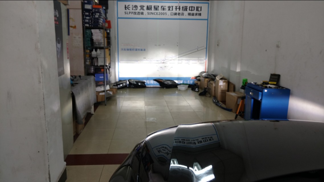 苏州奥迪a6大灯改装led大灯,长沙改led汽车大灯