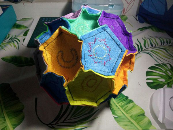 不织布足球平面图,布艺足球的做法图解