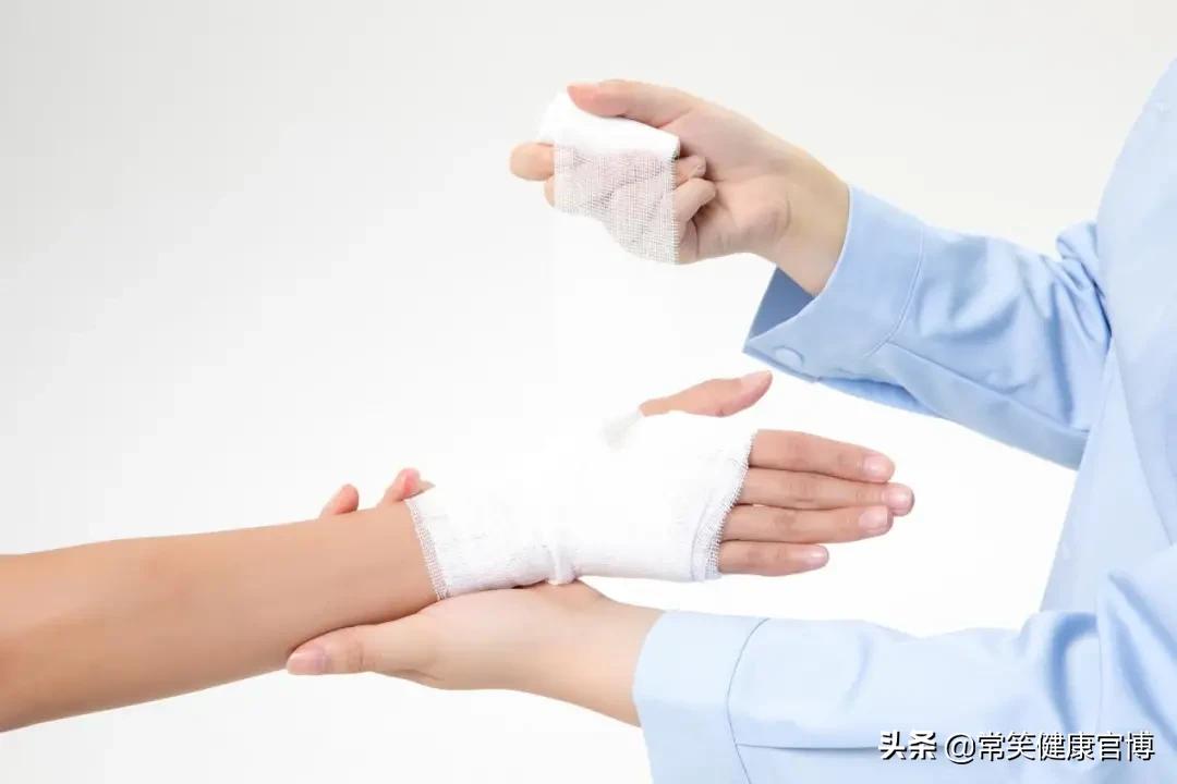 一破皮就用创可贴，小心烂成“无底洞”