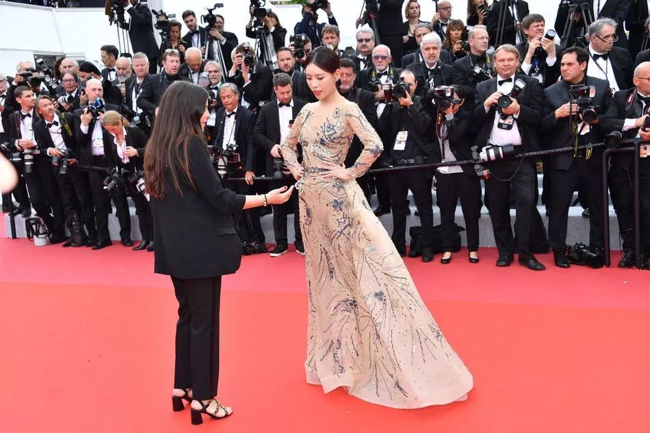 十八线网红戛纳红毯,十八线抖音网红