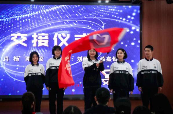 长郡高中清华北大人数,最牛高考班长郡中学