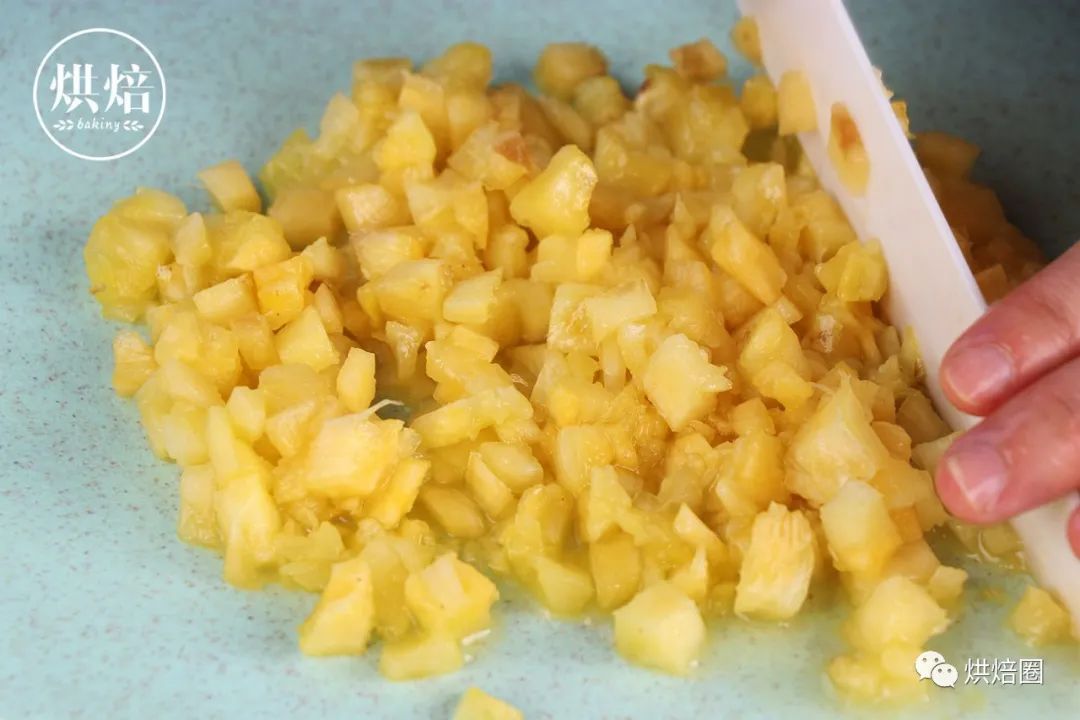 凤梨酥酸甜可口,凤梨酥馅炒成凤梨糖了