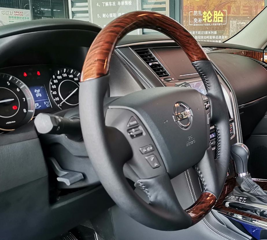 途乐y624.0穿越无人区改装,途乐y61双门版越野改装