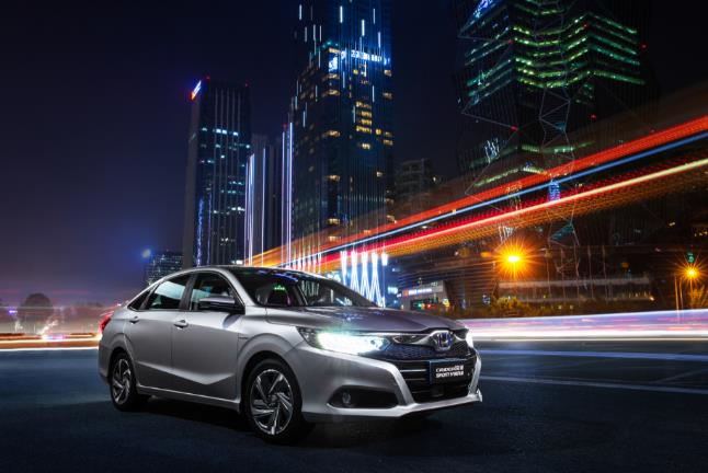 混动凌派开起来咋样？德系车车主试完后，表示很羡慕？