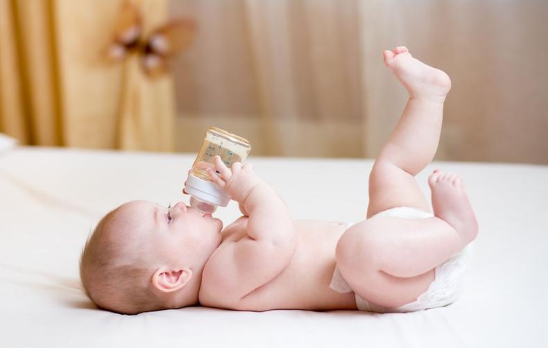 夏天中暑怎么办能不能泡热水澡,婴儿夏天吃点什么有效预防中暑