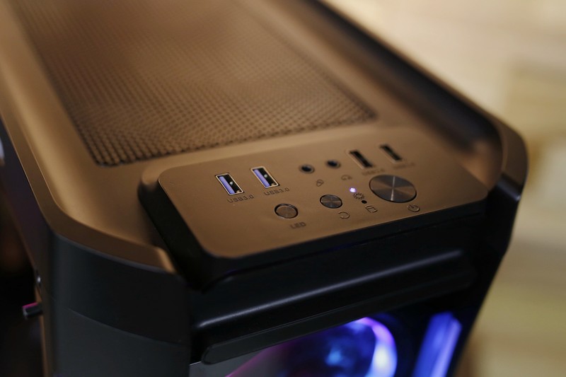 贫穷限制了想像，跑分64万烧包主机扫雷卡不卡？