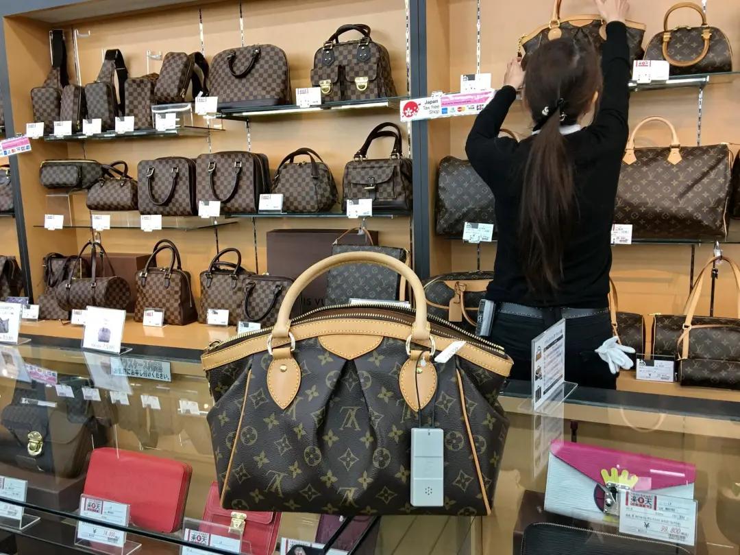 别再拼了！一两千块买个lv、Chanel不香吗？