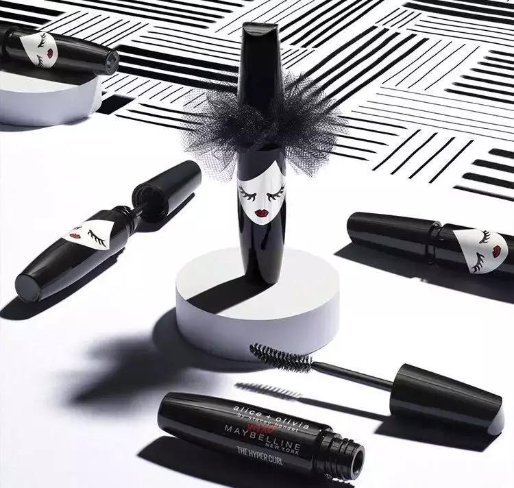 美宝莲和玛丽黛佳定妆粉哪个更好,美宝莲和玛丽黛佳口红哪个好