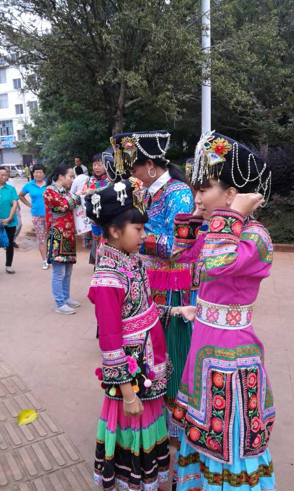鏈邯甯傚疄楠屼腑瀛﹀北涓婅繍鍔ㄤ細,灞变笂鐨勮繍鍔ㄤ細