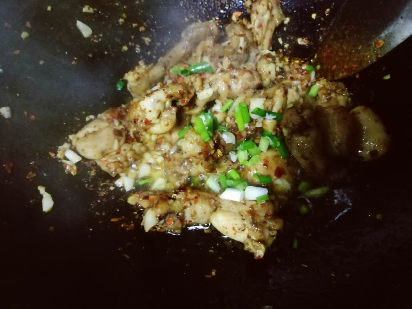 怎么做炸鸡腿不费油大鸡腿,如何炸鸡腿才能使鸡腿好吃