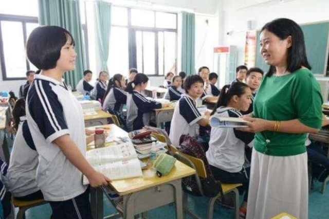 教师的仁爱之心,教师有仁爱之心的正反案例