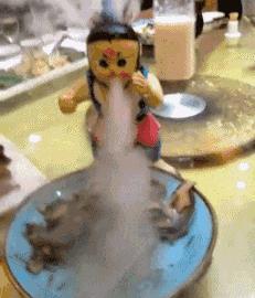 孔雀开屏搞笑动图,孔雀开屏搞笑gif