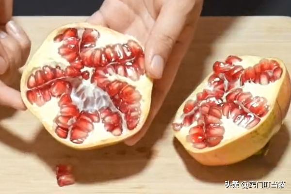 自己剥石榴和别人剥石榴,剥石榴怎么剥得快又干净