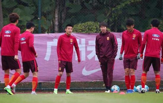 李铁就任卓尔主帅发布会,卓尔李铁最新消息