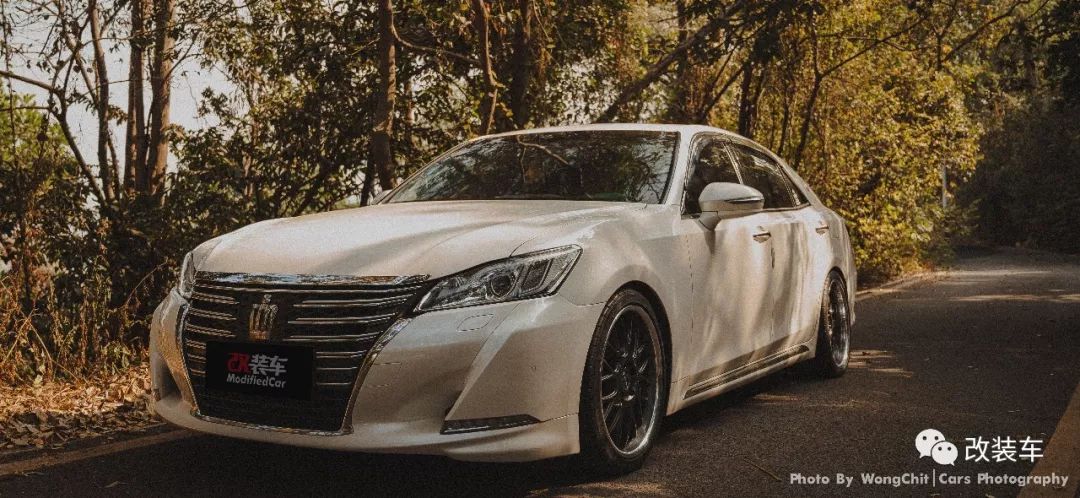 14代丰田皇冠改色,14代丰田皇冠颜值如何