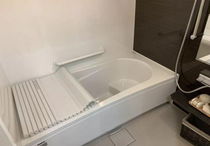 在卫生间吃饭？是我太没见识！日本的卫生间竟人性化到这种程度