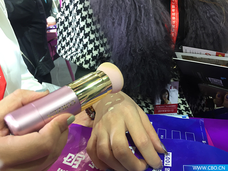 电动上妆、清水卸妆、瞬间遮秃，不可错过的美博会“彩蛋”！