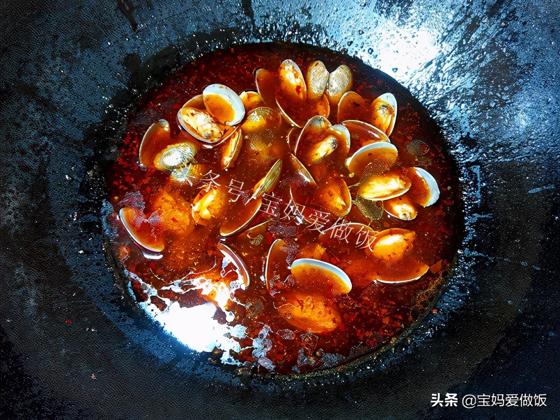 花甲米线吃起来,花甲米线不放蒜蓉怎么做