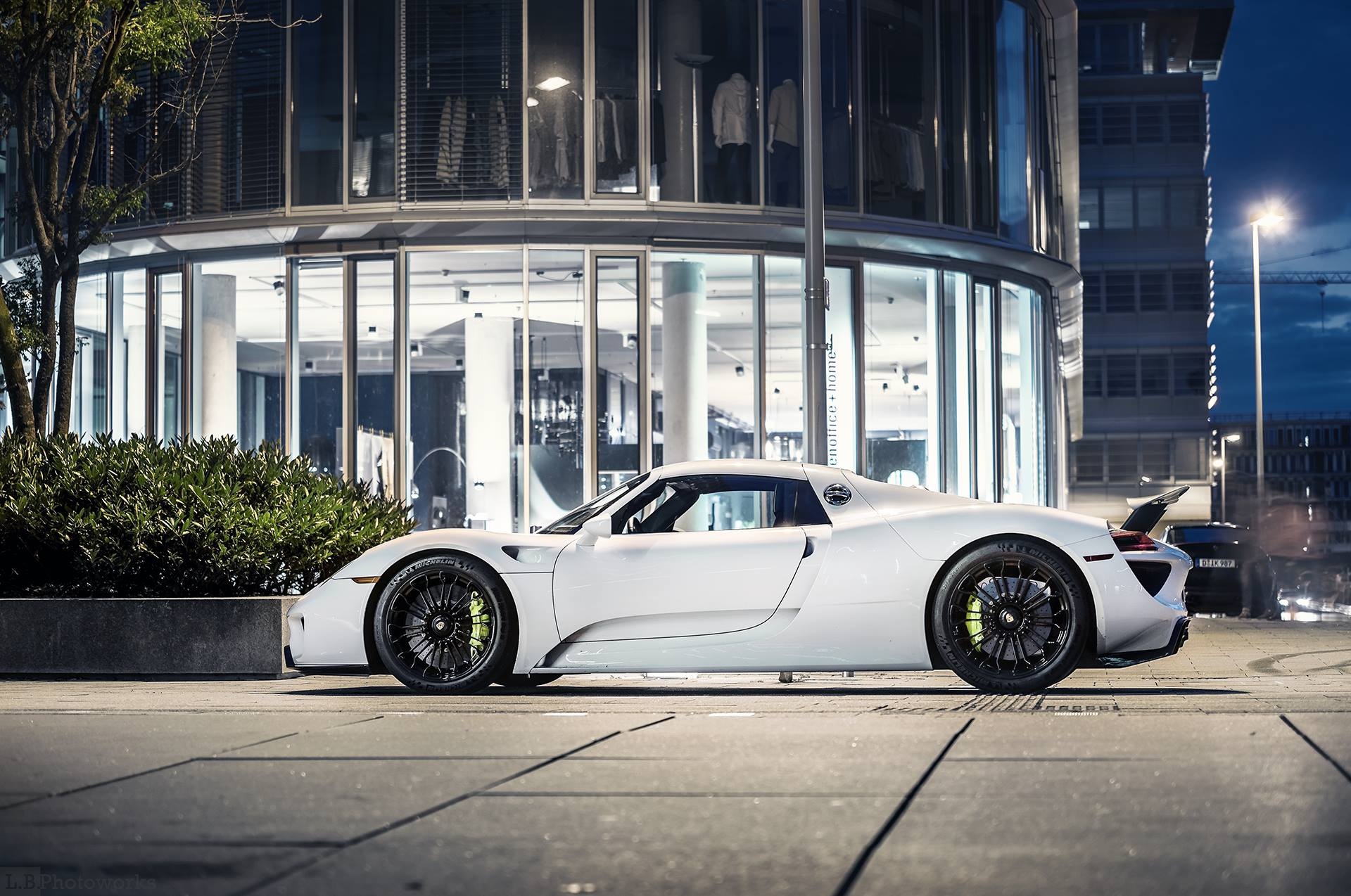 电脑壁纸夜色,电脑壁纸车夜拍