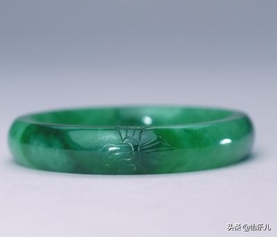 乾隆时期翡翠饰品,乾隆咸鱼翻身