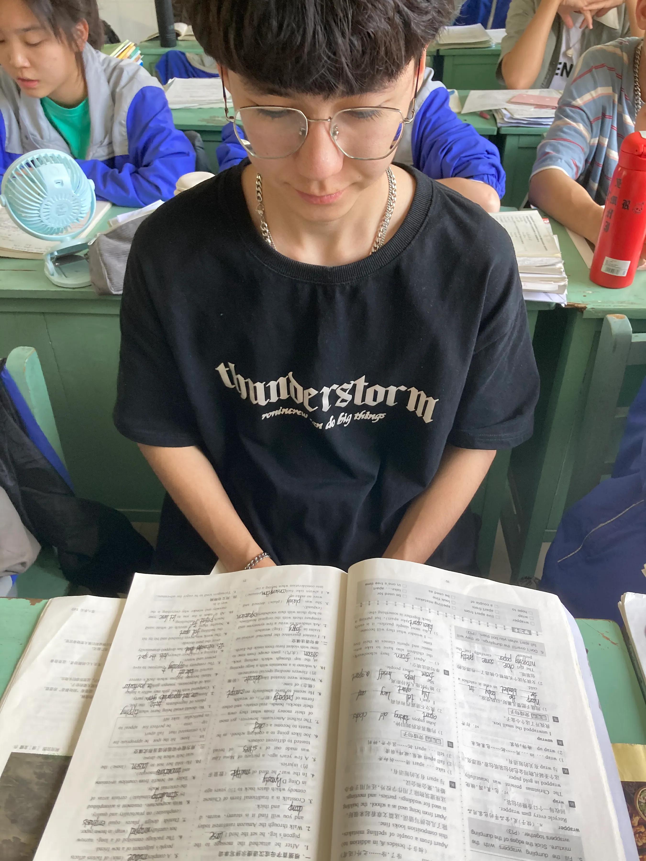 No.280（2021-05-25）争分夺秒疾驰看路有惊无险皮破肉露