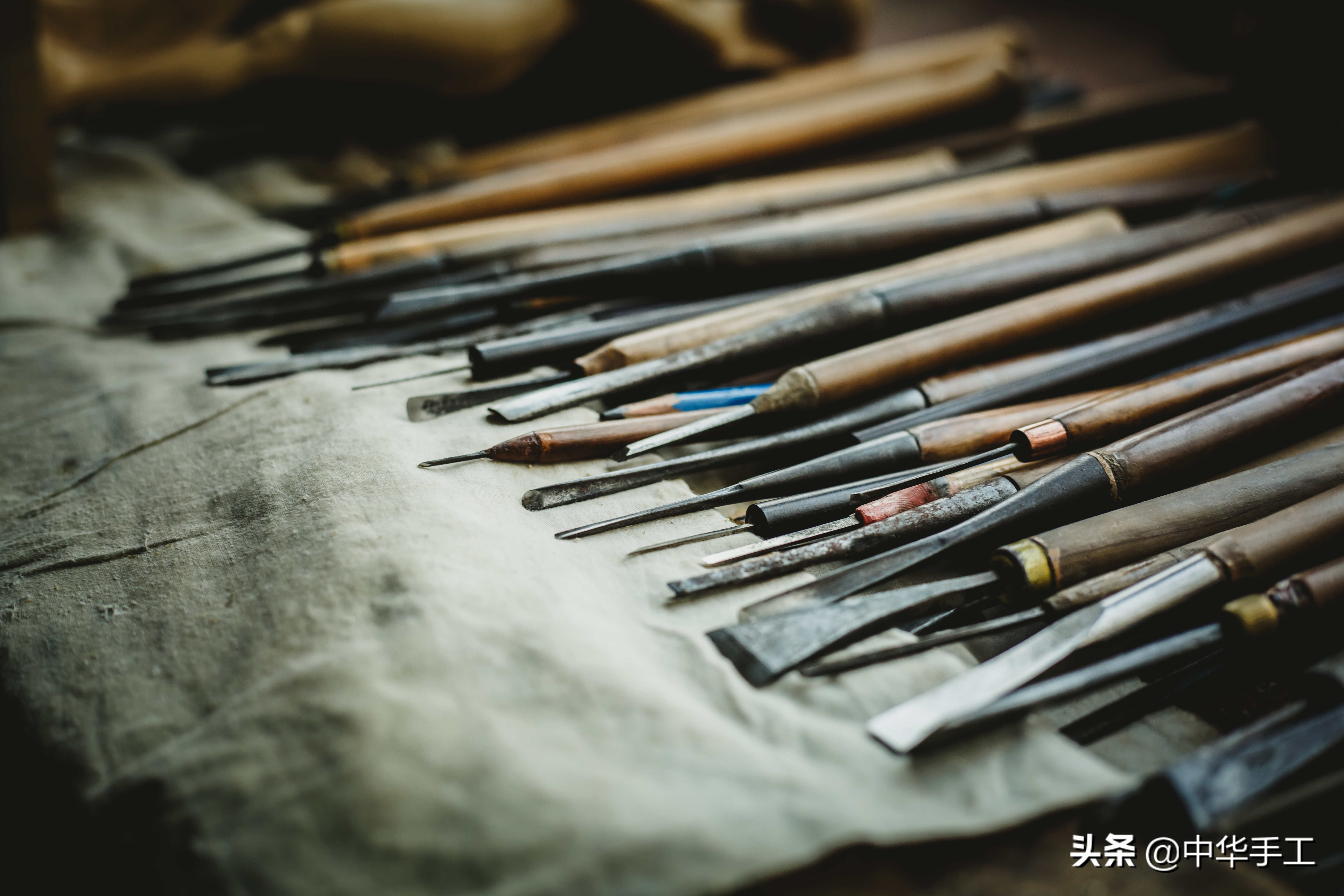 为了“办”好一场球赛，他翻遍了整个“中国足球史”