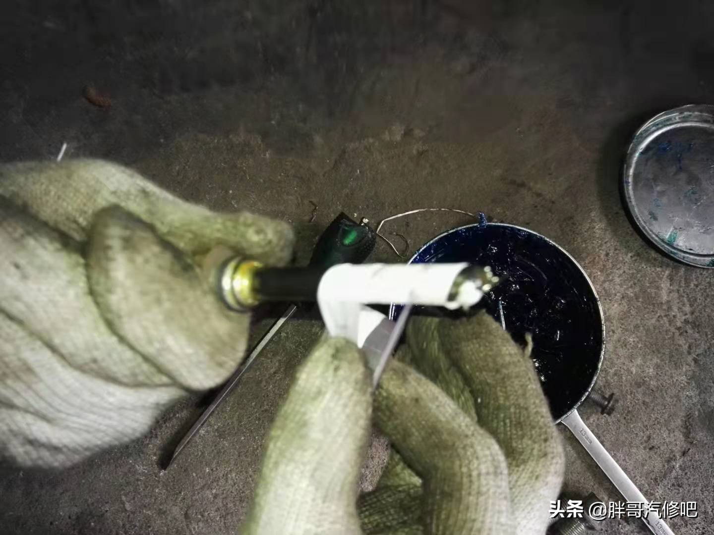 刹车时有哐当一声异响,低速刹车有哐哐哐的响声