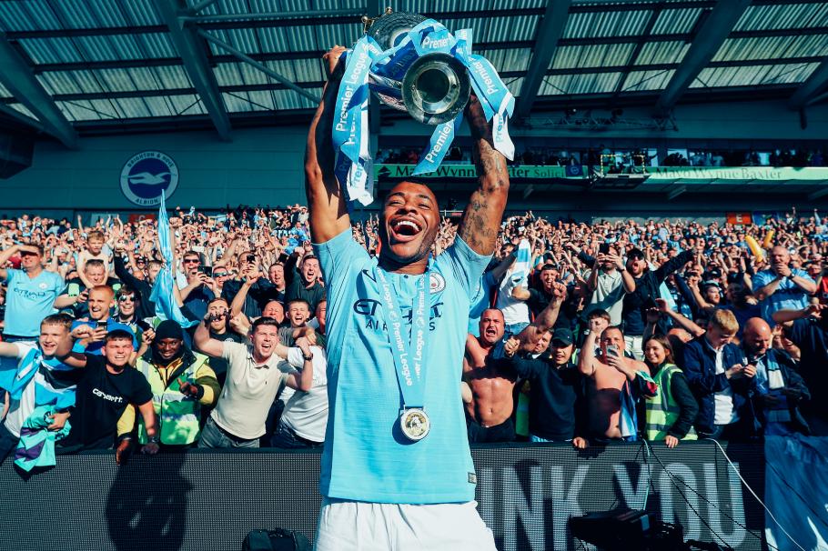 英国足球2018世界足球先生,足球威廉姆斯一战成名