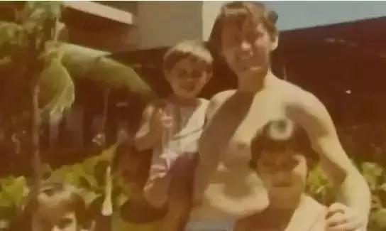 戴15元手表，租一居室，秘密捐出560亿，他活出了上帝的模样！