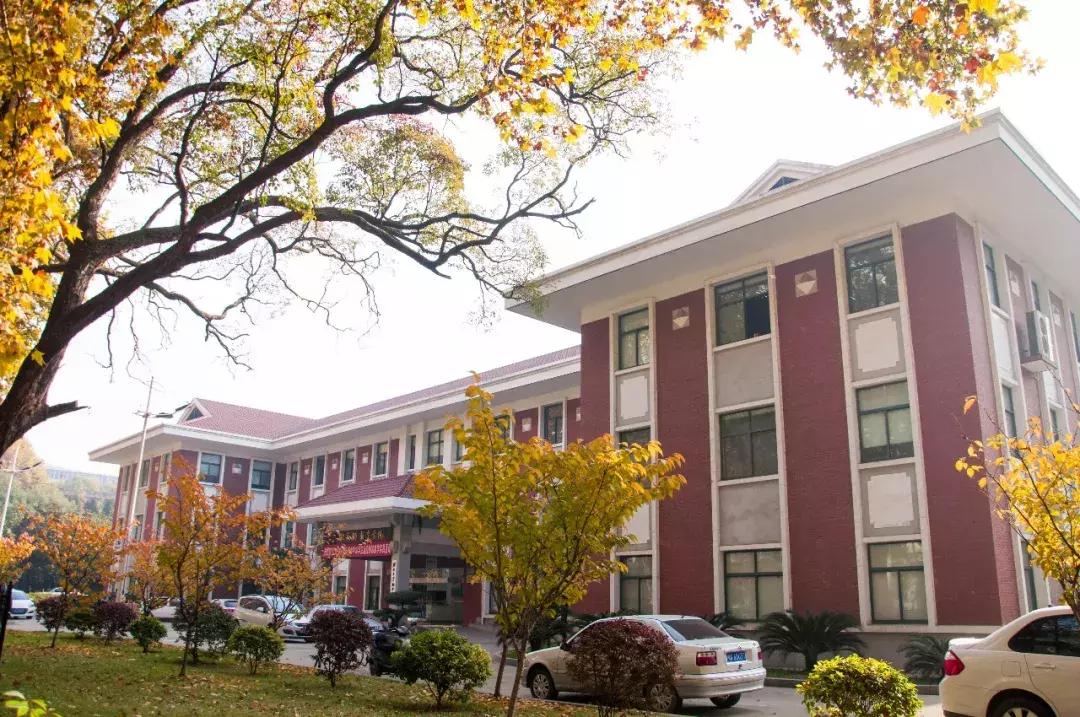 今天是你的生日，我的湖北大学！书记喊你回学校打卡